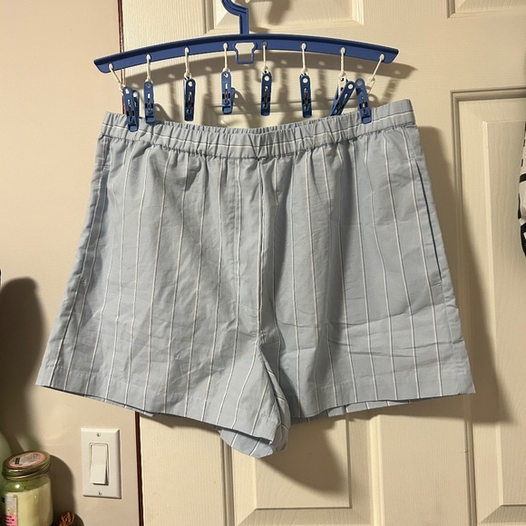Wilfred Free Breeze 3" Short - Picture 1 of 3